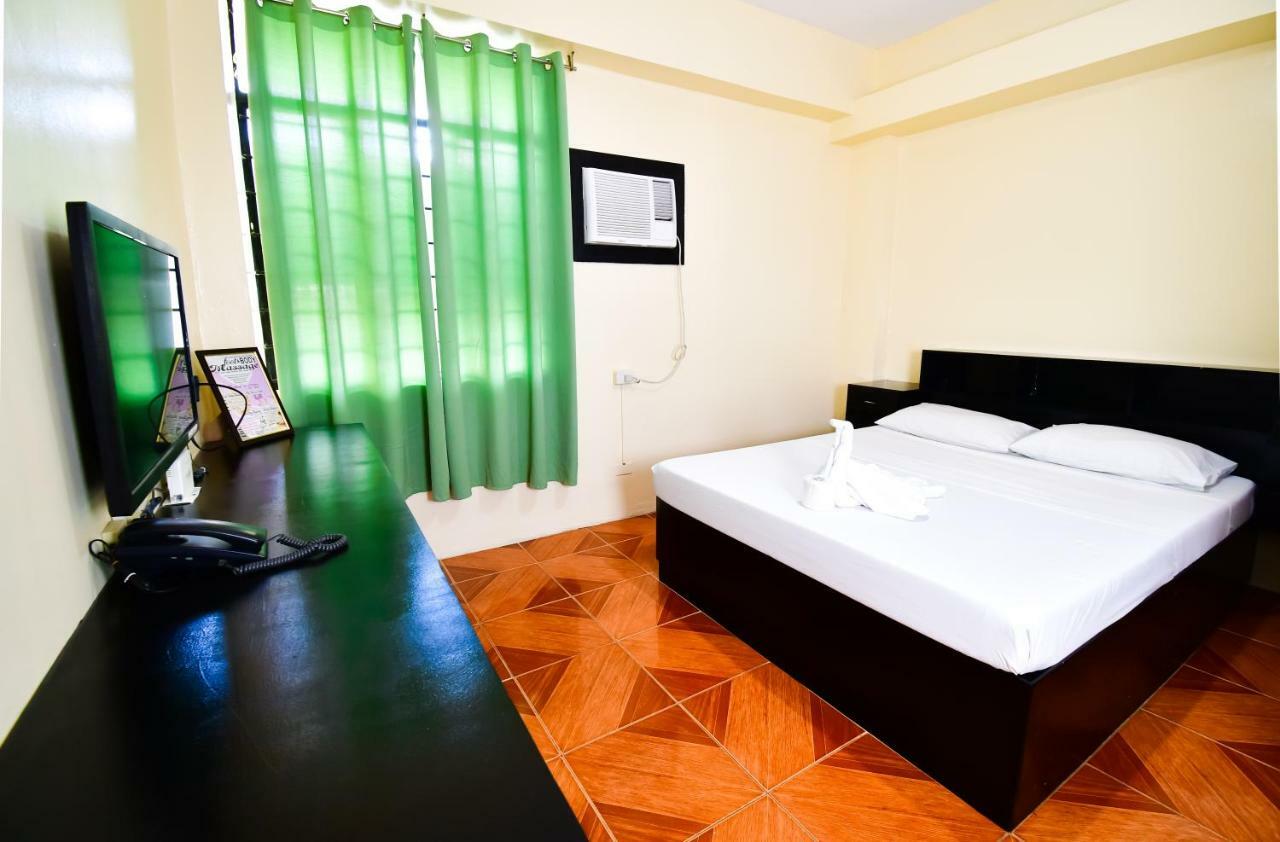 Casa Blanca Apartment Manila Exterior photo