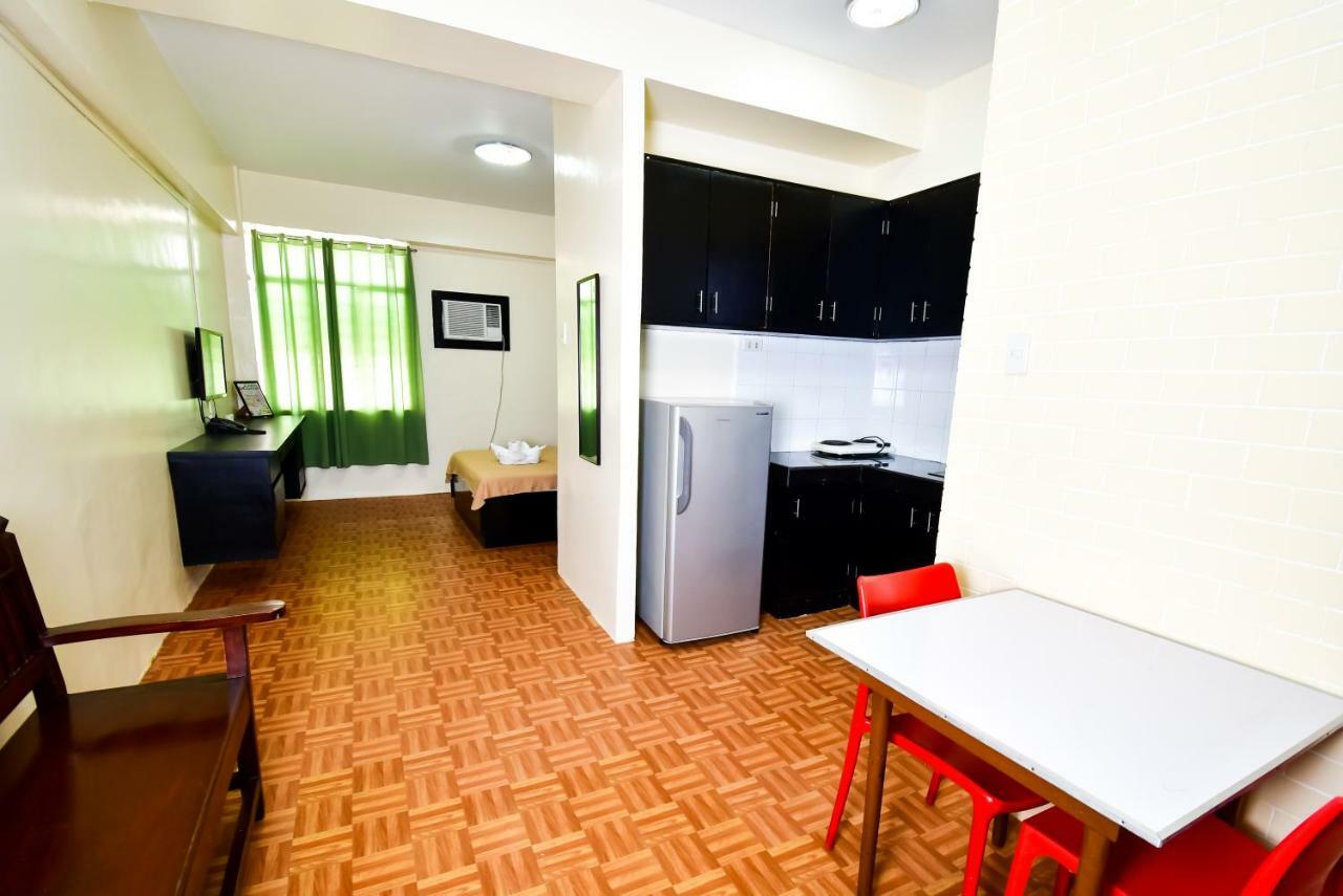 Casa Blanca Apartment Manila Exterior photo